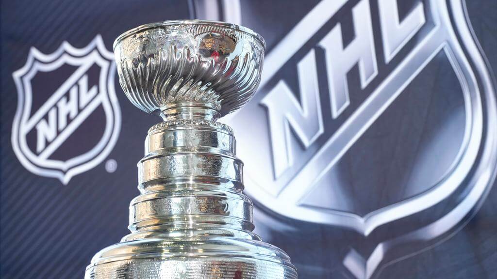 Stanleyho pohár je ocenenie, ktoré sa každoročne udeľuje víťazovi play-off NHL.