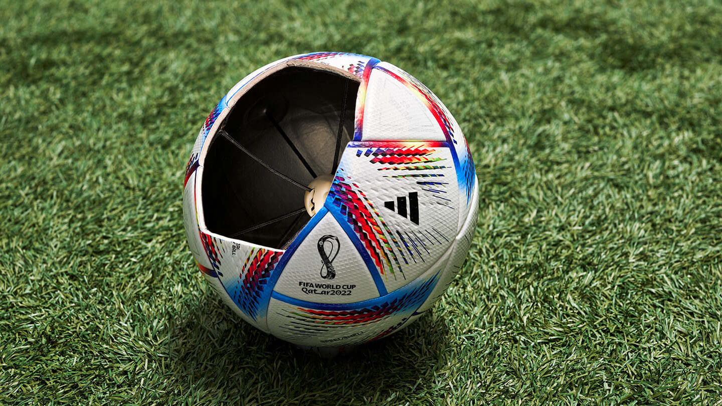 Oficiálna futbalová lopta MS 2022 v Katare
