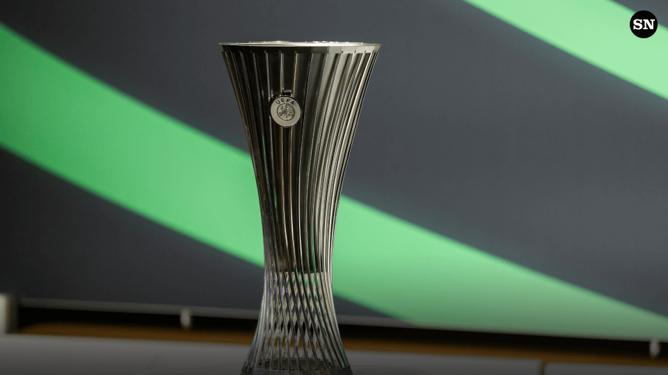 Na víťaza Konferenčnej ligy čaká okrem peňažnej odmeny aj víťazný pohár.