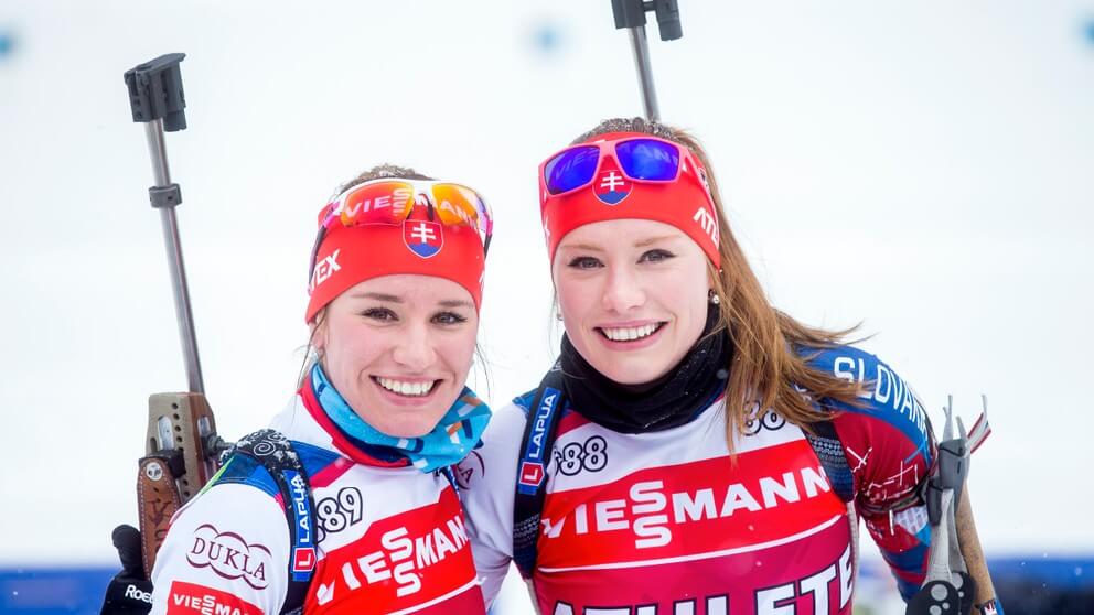 Sestry Fialkové na pretekoch SP v biatlone