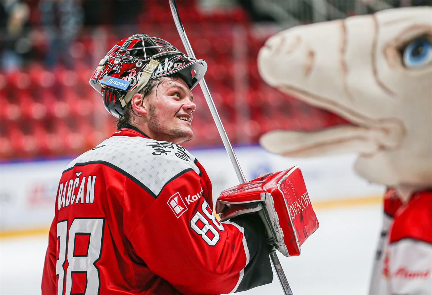 Brankár Banskej Bystrice Rabčan počas play-off Tipsport slovenskej ligy