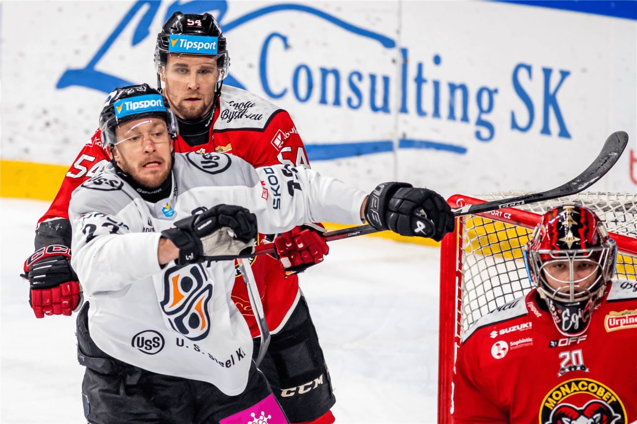 Súboj Košíc a Banskej Bystrice pred bránou v play-off Tipsport ligy