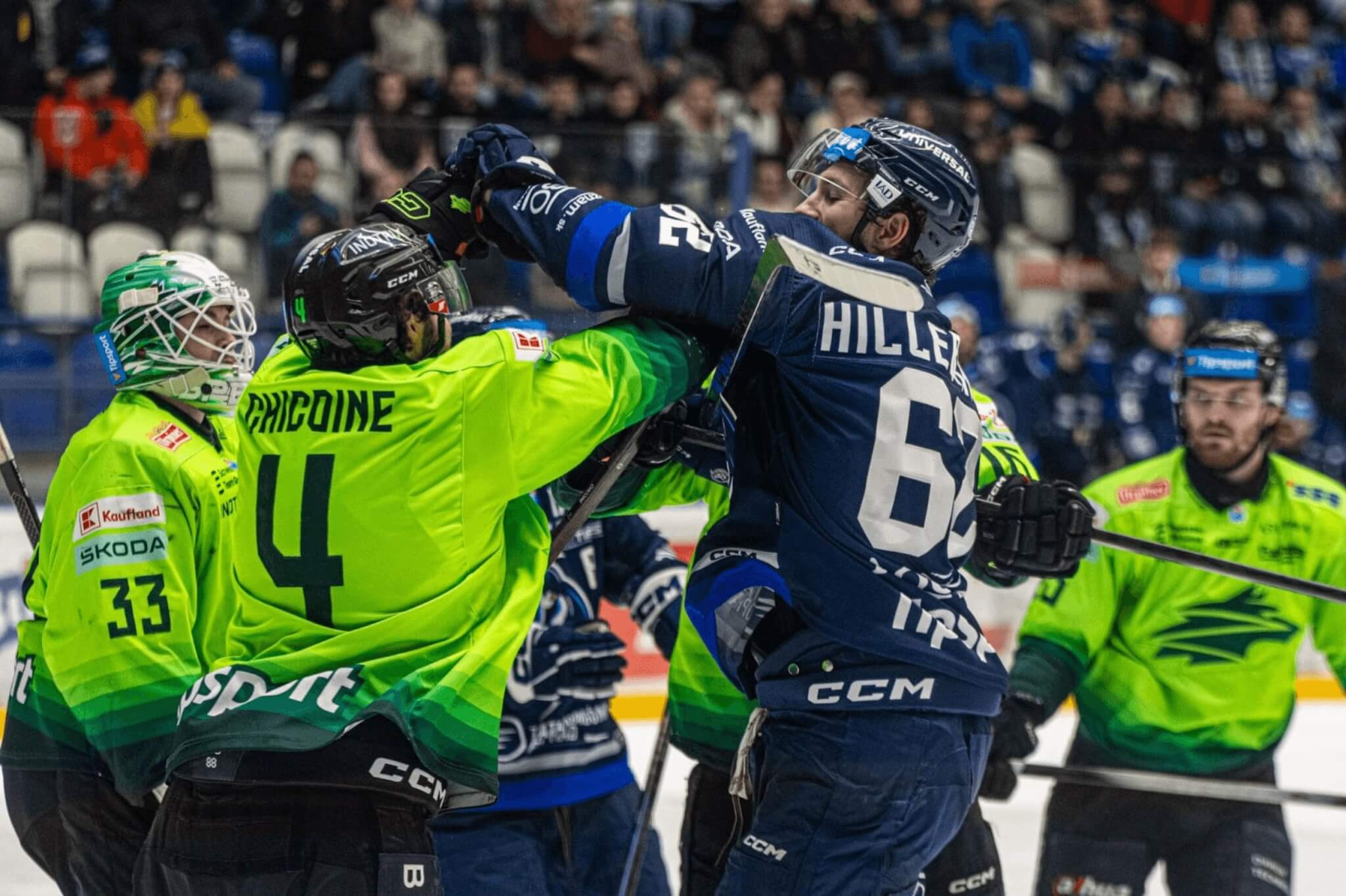 Súboj hráčov Žiliny a HK Poprad v play-off Tipsport ligy